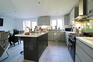 Kitchen / Breakfast Room- click for photo gallery